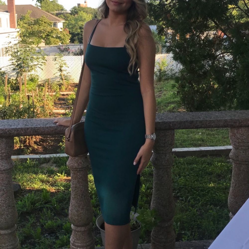 Lulu’s green midi dress